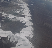 mountain-view-from-plane